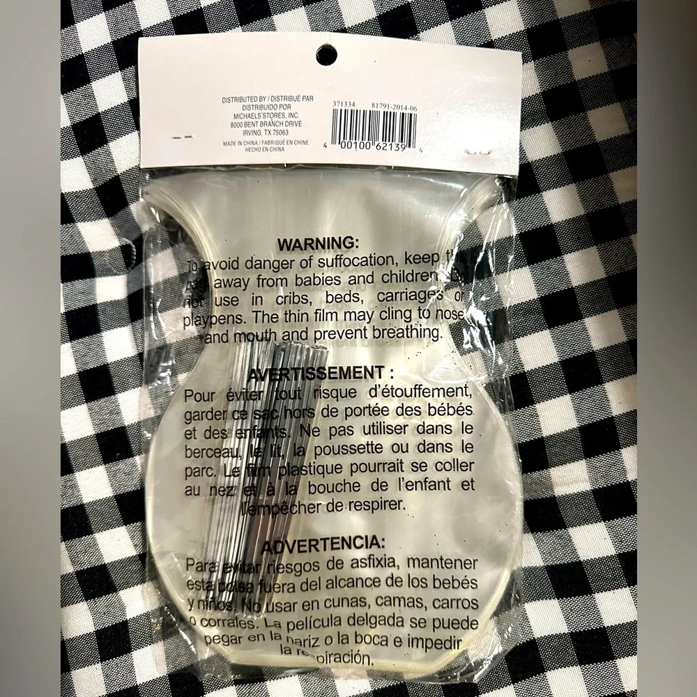 CELEBRATE IT 100 TREAT BAGS W/ TIES 4.6”x7.25” CLEAR ROUND SHAPED GIFT SEALED